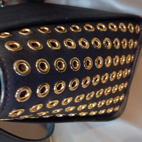 Michael Kors Grommet Selma Bag - Picture 7 of 11